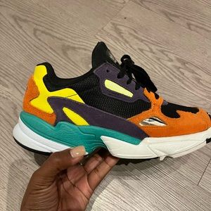 Adidas Torsion Women’s Sneaker Size 6